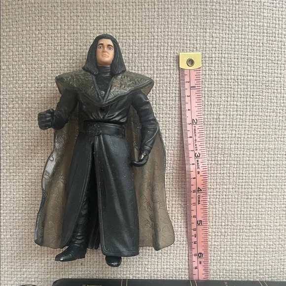 Black and Gray Action Figure - Picture 1 of 5